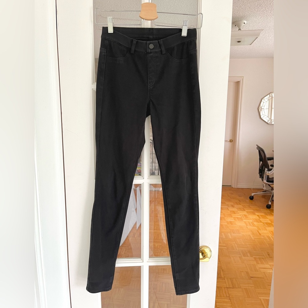 Uniqlo Black Skinny Jeans Stretch Denim pull on style, Black XS